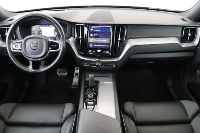 Volvo XC60 (2021) thumbnail 3