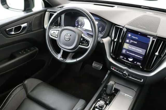 Volvo XC60 (2021) thumbnail 5