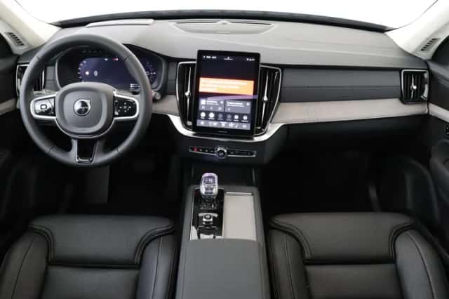 Volvo XC90 (2026) thumbnail 3