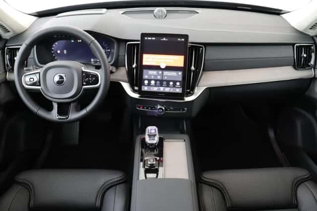 Volvo XC90 (2026) thumbnail 3