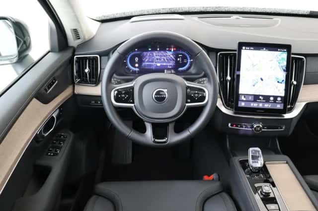 Volvo XC90 (2025)