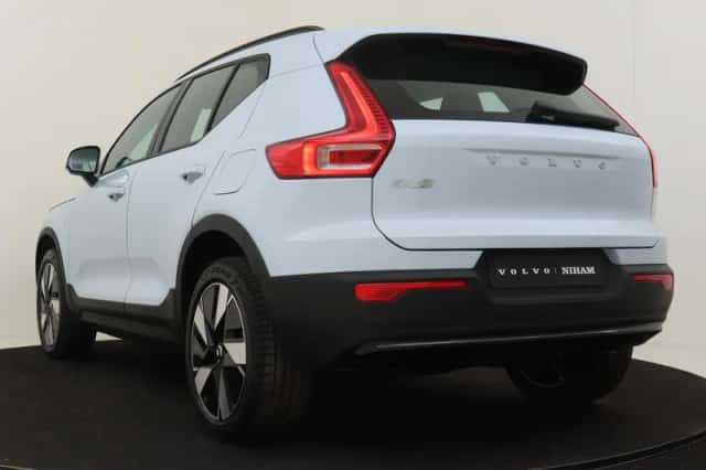 Volvo EX40 (2026) thumbnail 4