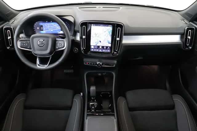 Volvo XC40 (2026) thumbnail 3