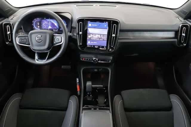 Volvo C40 (2023) thumbnail 3