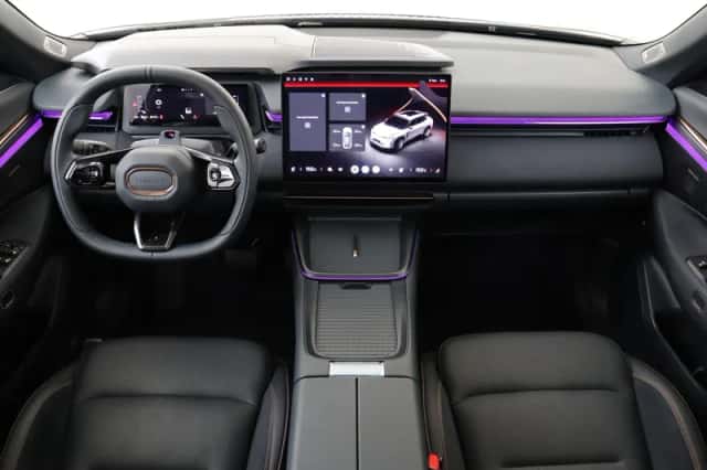 Lynk & Co 08 (2025) thumbnail 3