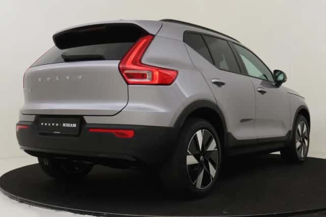 Volvo EX40 (2026) thumbnail 3
