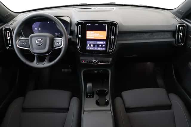 Volvo EX40 (2026) thumbnail 4