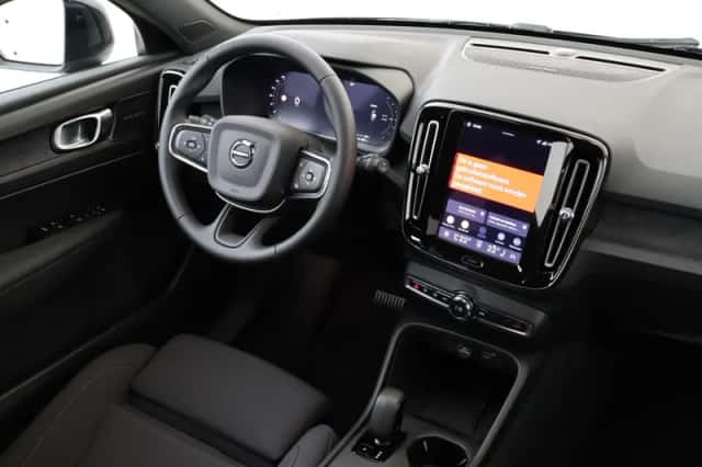 Volvo EX40 (2026) thumbnail 6