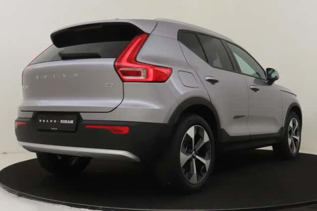 Volvo XC40 (2026) thumbnail 2