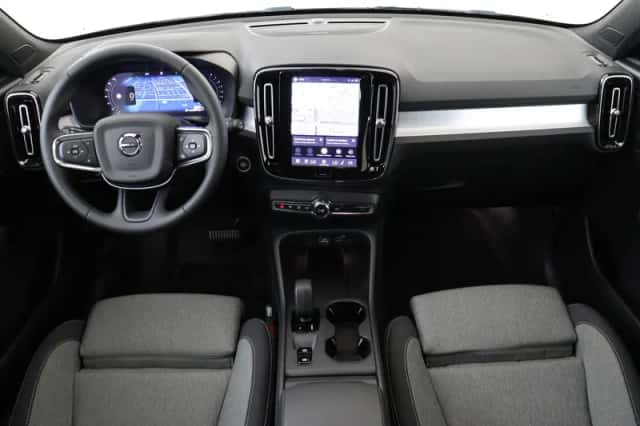 Volvo XC40 (2026) thumbnail 3
