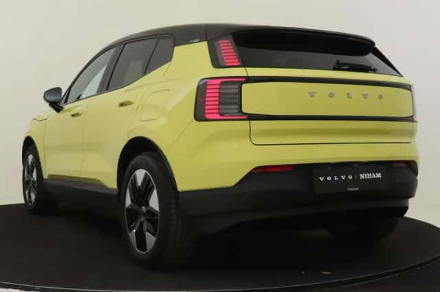 Volvo EX30 (2024) thumbnail 4