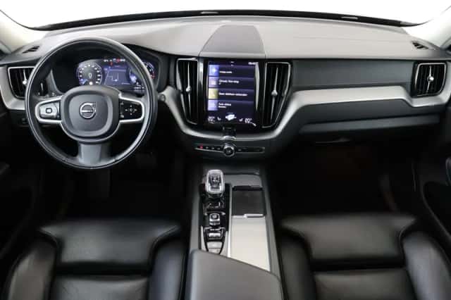 Volvo XC60 (2020) thumbnail 3