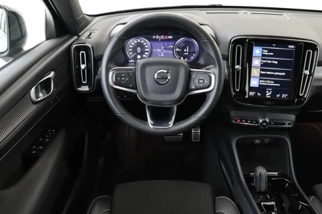Volvo XC40 (2022)