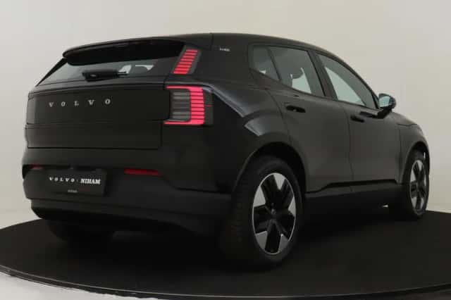 Volvo EX30 (2024) thumbnail 2