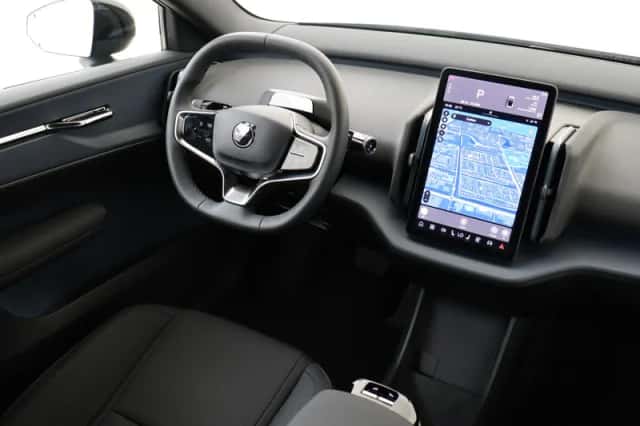 Volvo EX30 (2024) thumbnail 5