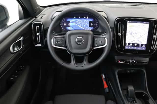 Volvo EX40 (2026) thumbnail 1