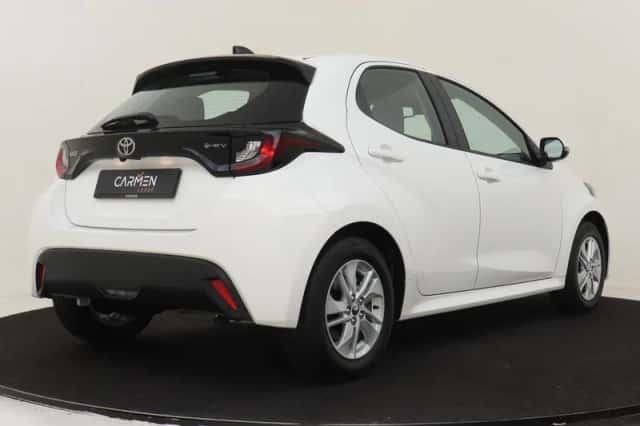 Toyota Yaris (2026) thumbnail 2