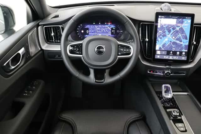 Volvo XC60 (2025) thumbnail 1