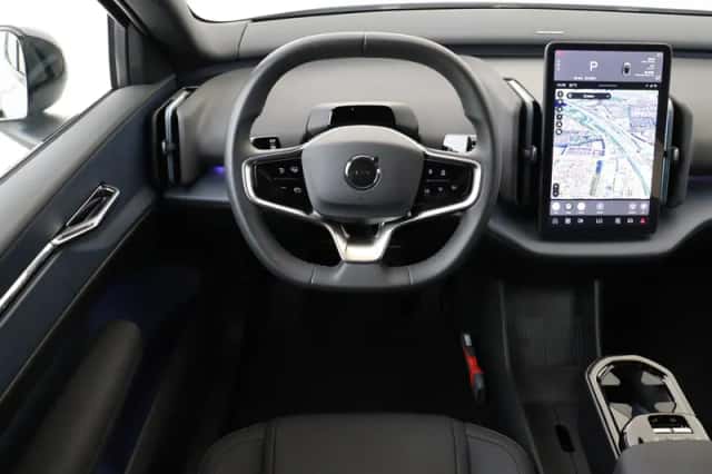 Volvo EX30 (2024) thumbnail 1