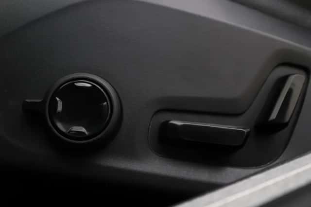 Volvo V60 (2021) thumbnail 5