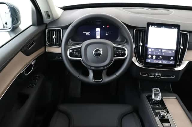 Volvo XC90 (2025) thumbnail 1