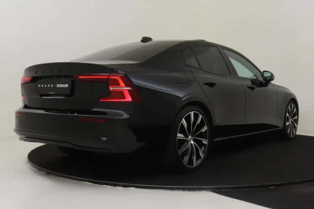 Volvo S60 (2023) thumbnail 2