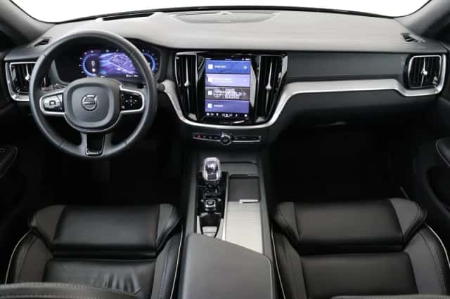 Volvo S60 (2023) thumbnail 3