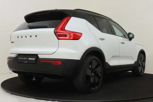 Volvo EX40 (2026) thumbnail 2