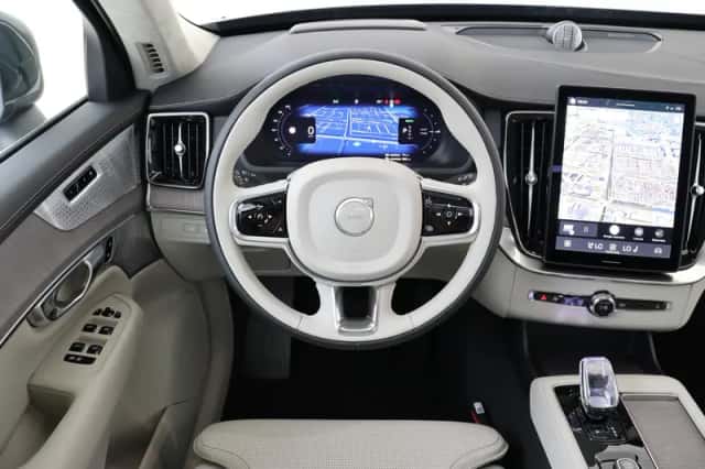Volvo XC90 (2026) thumbnail 1