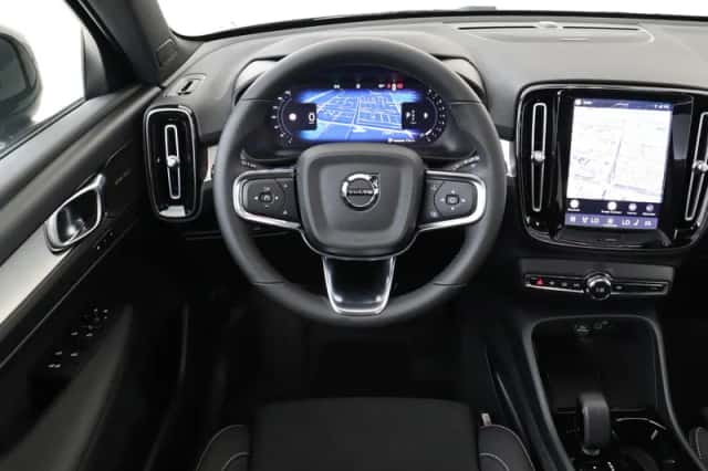 Volvo XC40 (2026) thumbnail 1