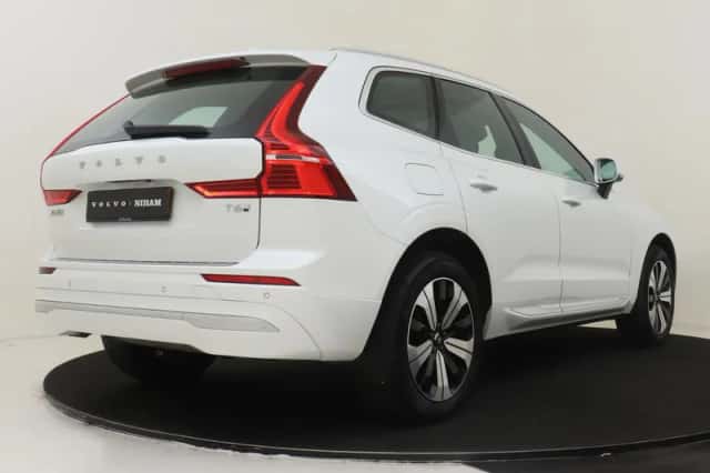 Volvo XC60 (2024) thumbnail 2