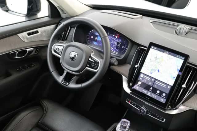 Volvo XC90 (2025) thumbnail 5