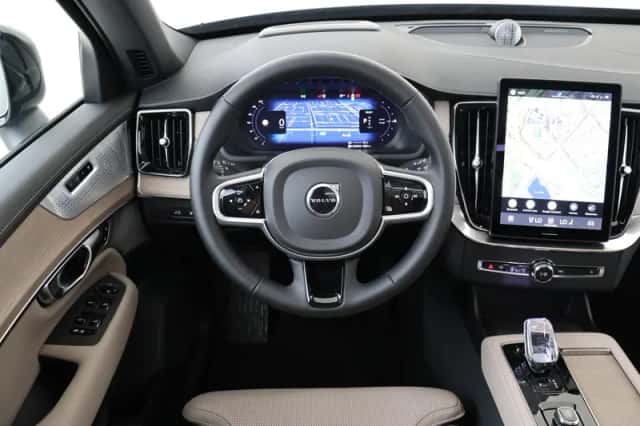 Volvo XC90 (2025) thumbnail 1