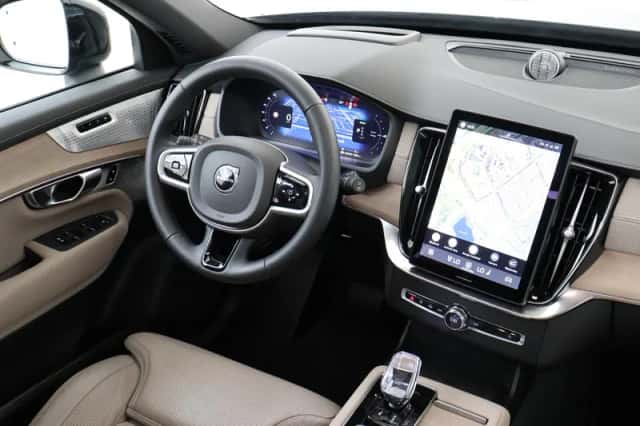 Volvo XC90 (2025) thumbnail 5