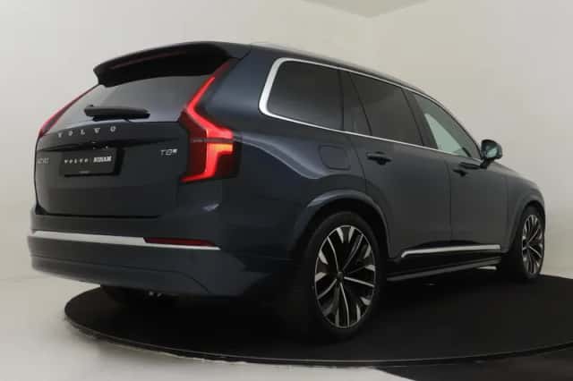 Volvo XC90 (2025) thumbnail 2