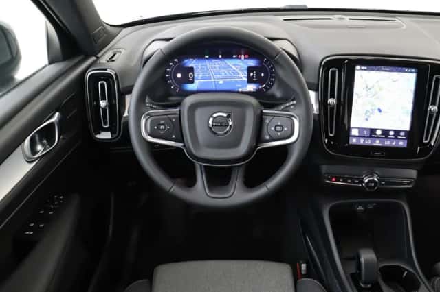 Volvo XC40 (2026) thumbnail 1