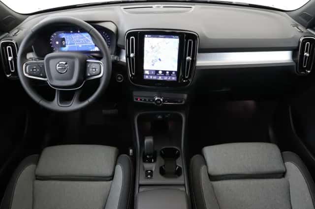 Volvo XC40 (2026) thumbnail 3