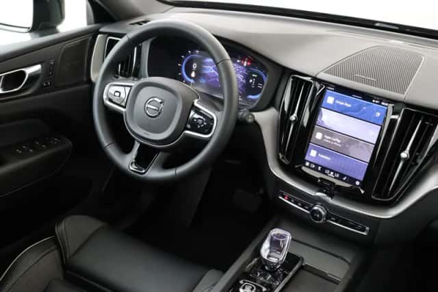 Volvo XC60 (2024) thumbnail 5