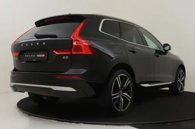 Volvo XC60 (2022) thumbnail 2