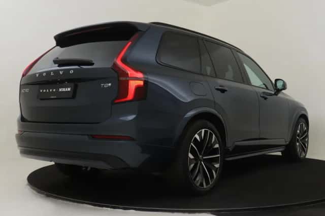 Volvo XC90 (2025) thumbnail 3