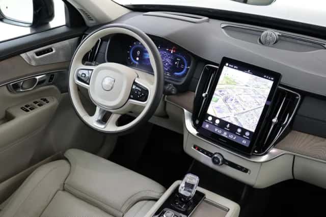 Volvo XC90 (2025) thumbnail 6