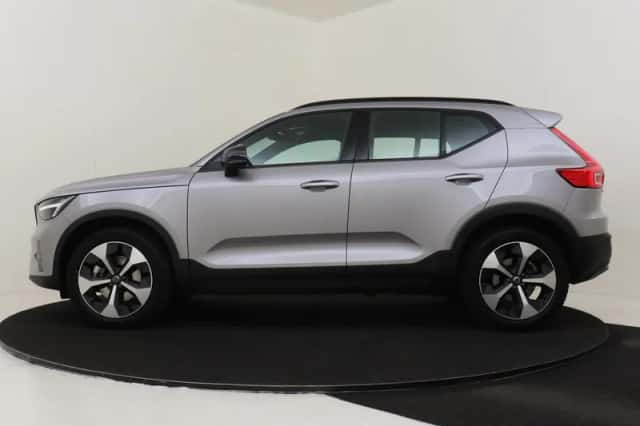 Volvo XC40 (2025) thumbnail 6