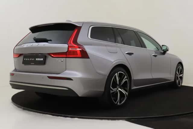 Volvo V60 (2025) thumbnail 3