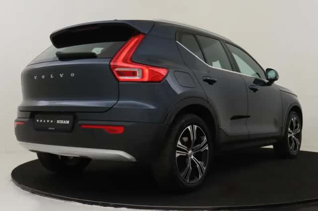 Volvo XC40 (2022) thumbnail 2
