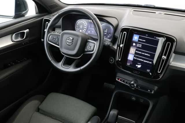 Volvo XC40 (2022) thumbnail 5