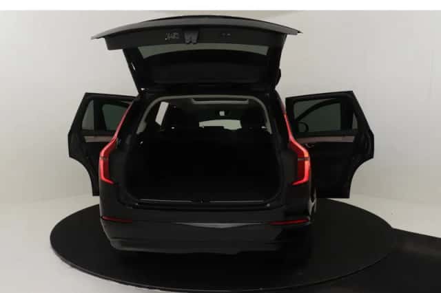 Volvo XC90 (2025) thumbnail 4