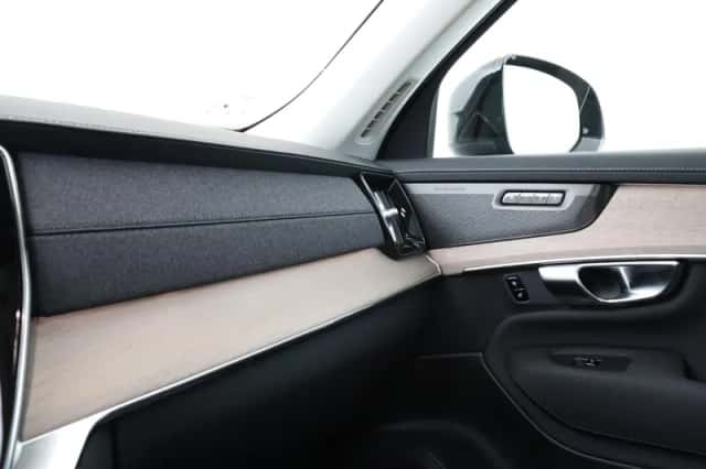 Volvo XC90 (2025) thumbnail 6