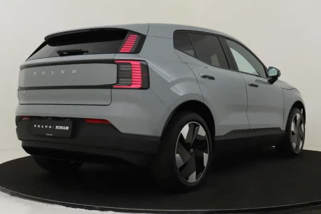 Volvo EX30 (2026) thumbnail 3