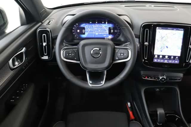 Volvo EX40 (2026) thumbnail 1
