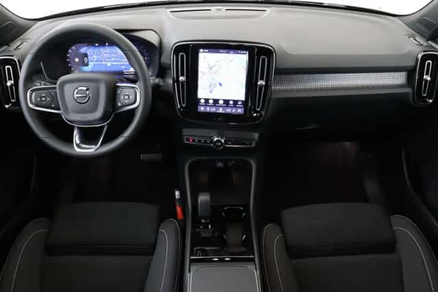 Volvo EX40 (2026) thumbnail 3